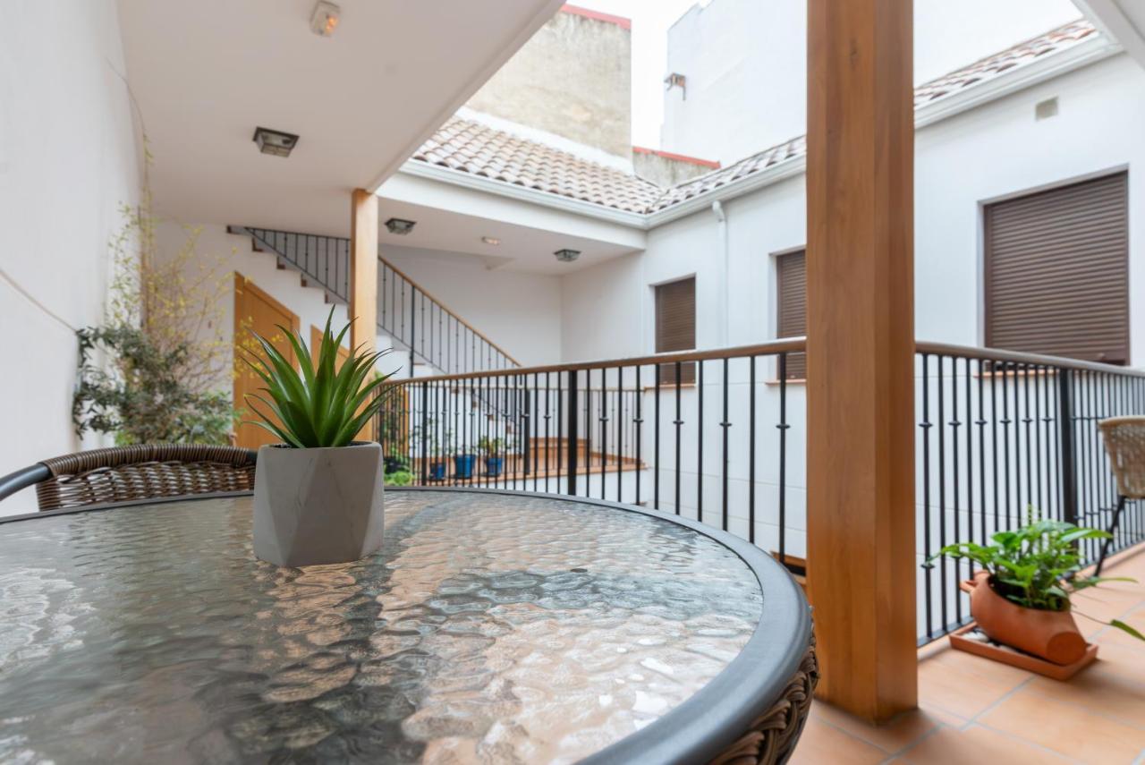 Apartamento Puerta De Cordoba- Exterior Con Balcones المظهر الخارجي الصورة