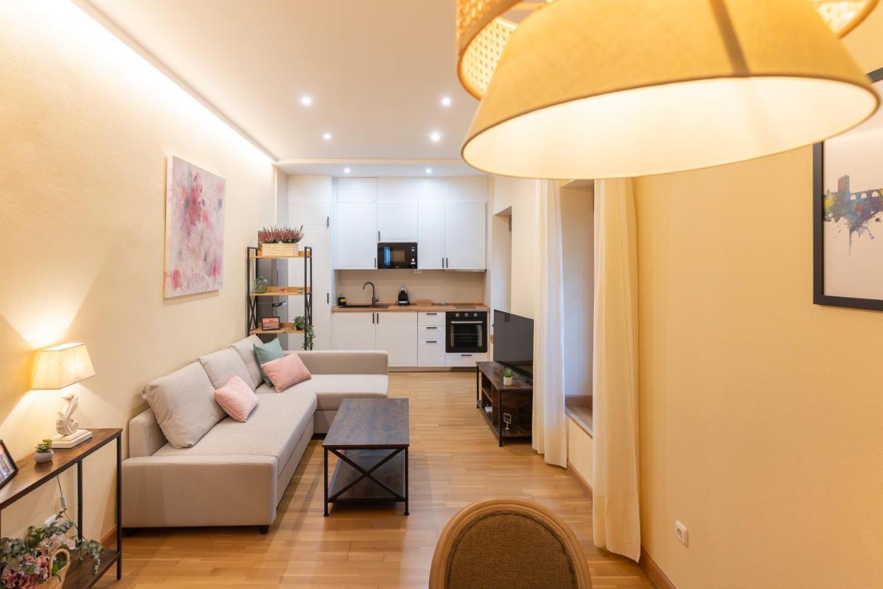 Apartamento Puerta De Cordoba- Exterior Con Balcones المظهر الخارجي الصورة