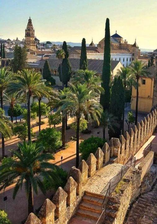 Apartamento Puerta De Cordoba- Exterior Con Balcones المظهر الخارجي الصورة