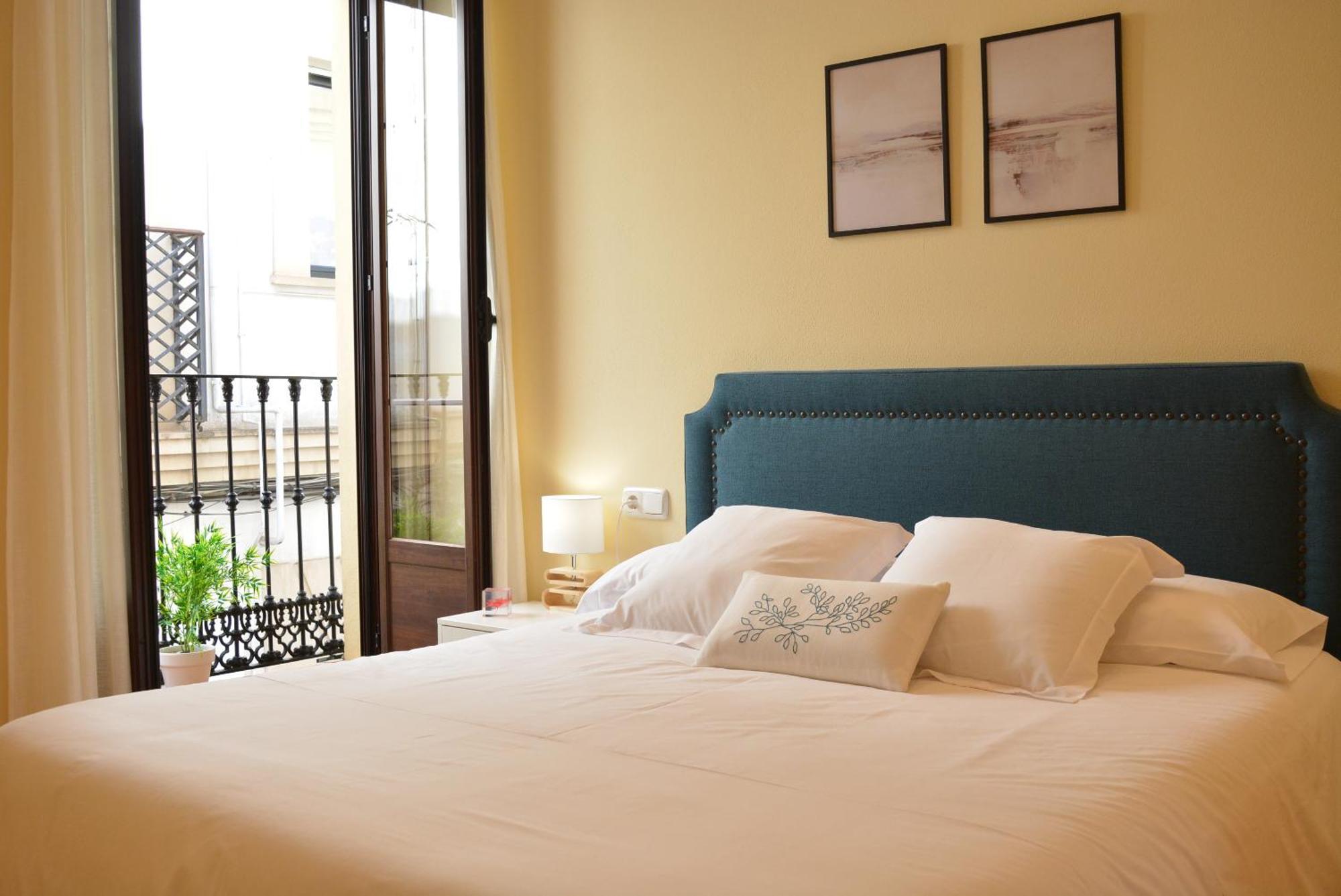 Apartamento Puerta De Cordoba- Exterior Con Balcones المظهر الخارجي الصورة