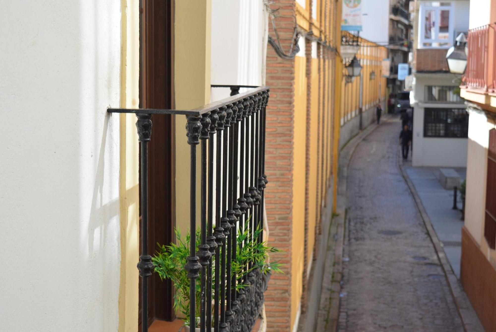 Apartamento Puerta De Cordoba- Exterior Con Balcones المظهر الخارجي الصورة